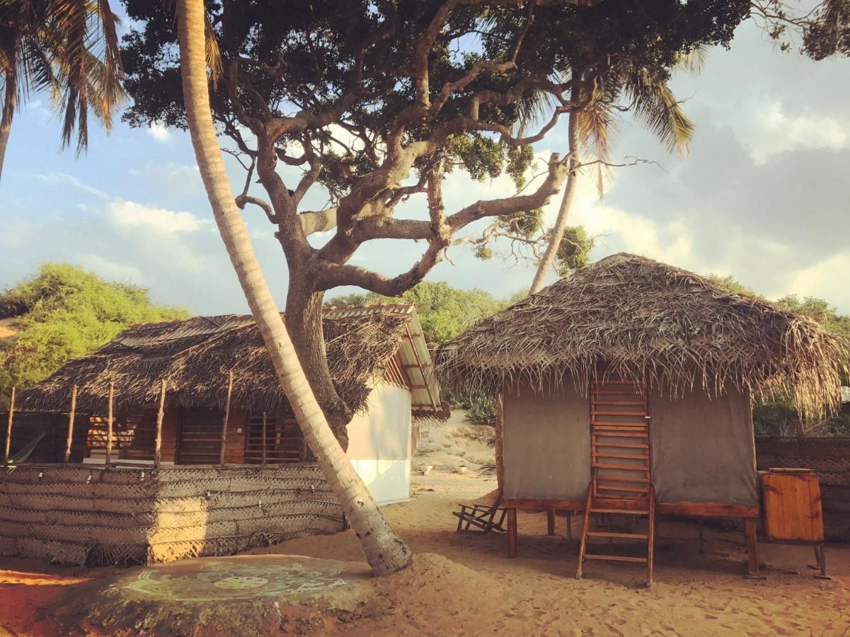 Upali Beach Surf Resort & Cafe Arugam Bay Exteriör bild