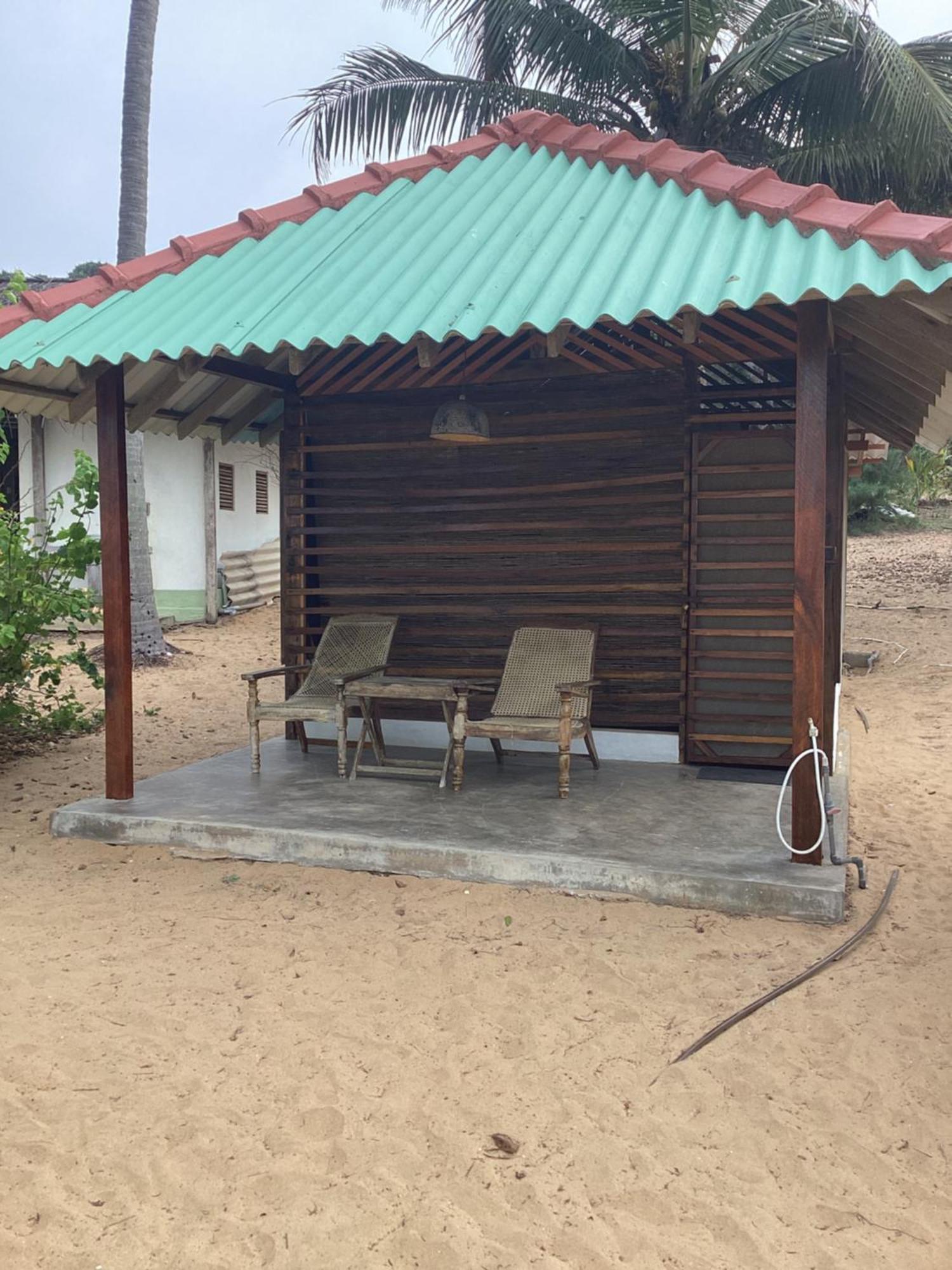 Upali Beach Surf Resort & Cafe Arugam Bay Exteriör bild