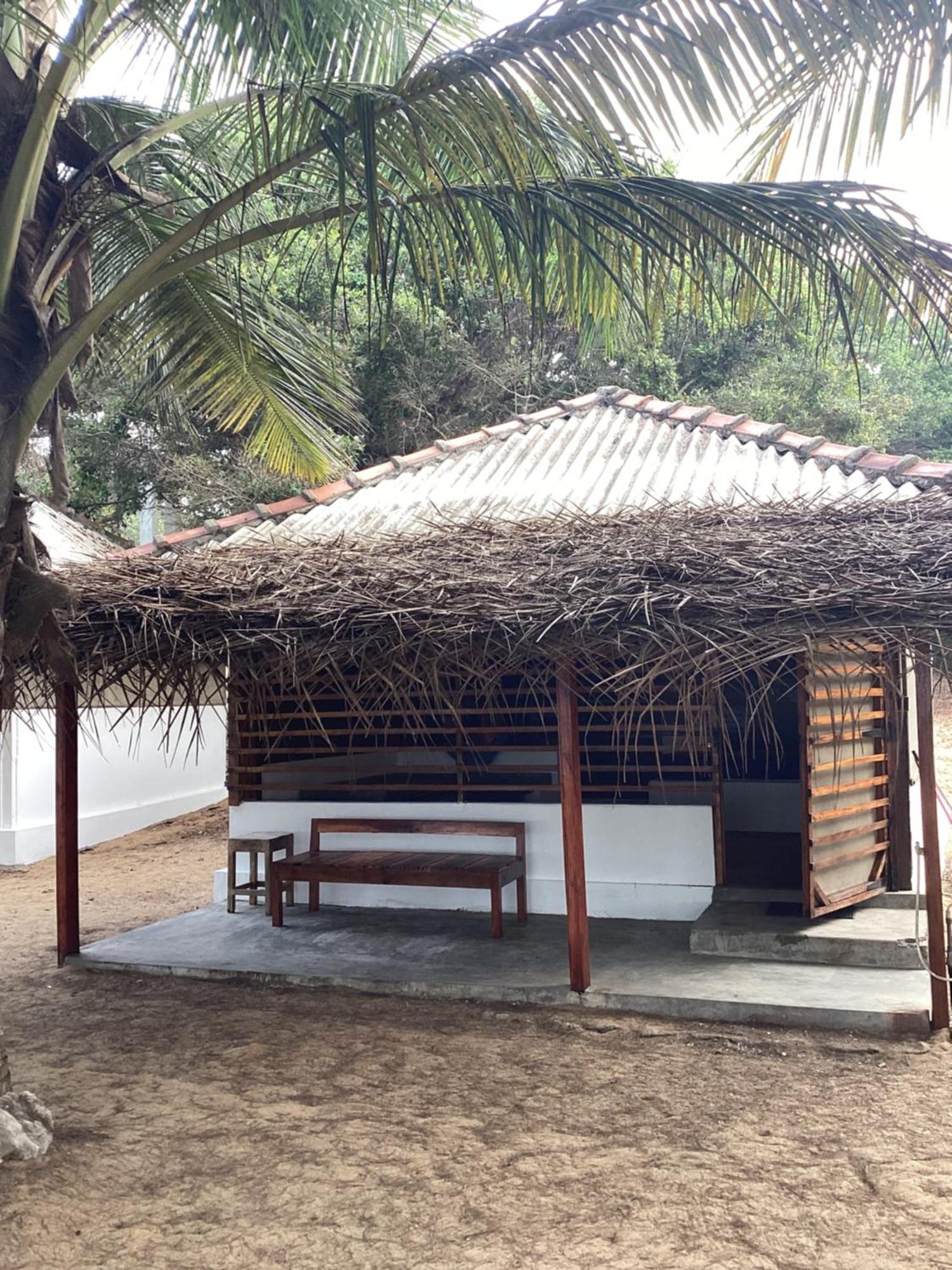 Upali Beach Surf Resort & Cafe Arugam Bay Exteriör bild